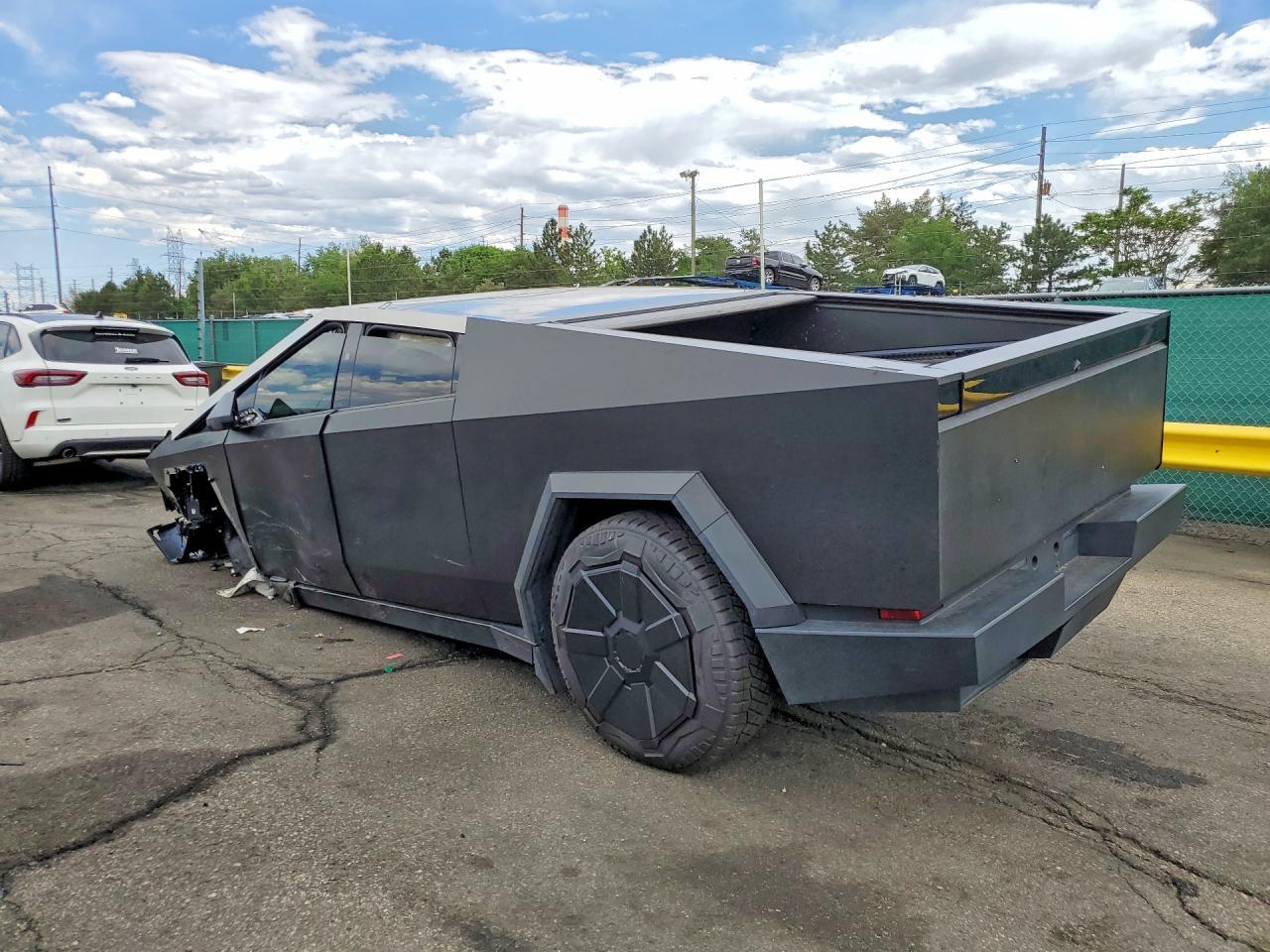 2024 Tesla Cybertruck - Фото 2