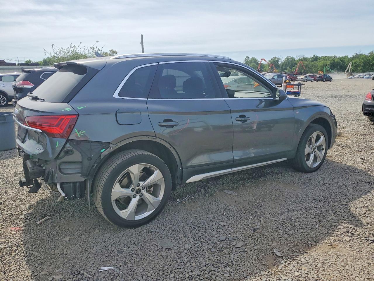 2024 Audi Q5 Premium Plus 45 - Image 3