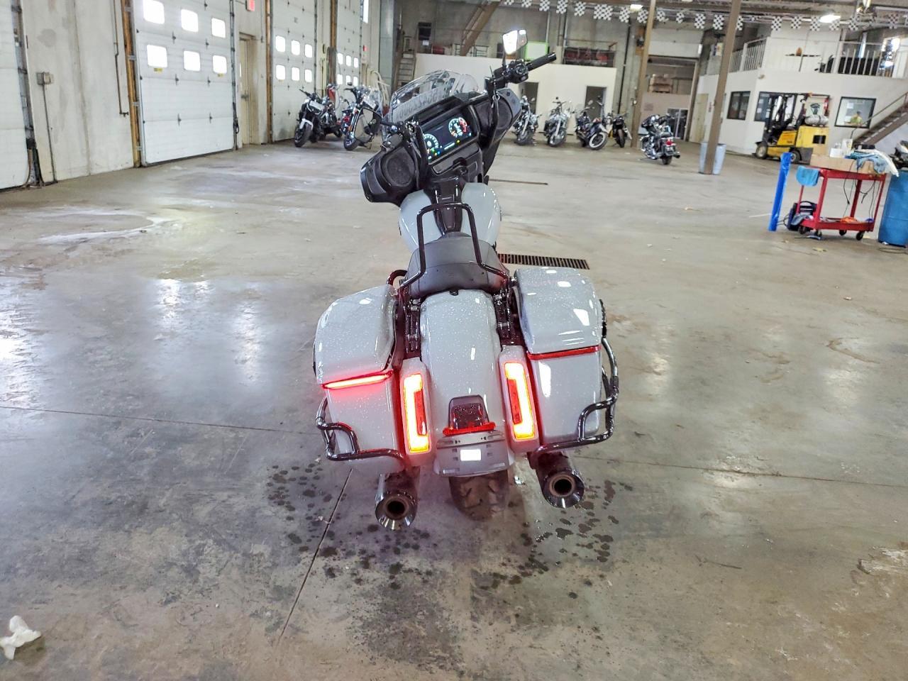 2024 Harley-Davidson Flhx - Фото 4