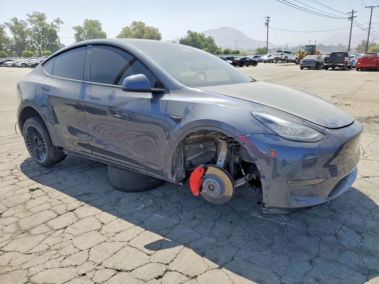 2023 Tesla Model Y - Фото 4