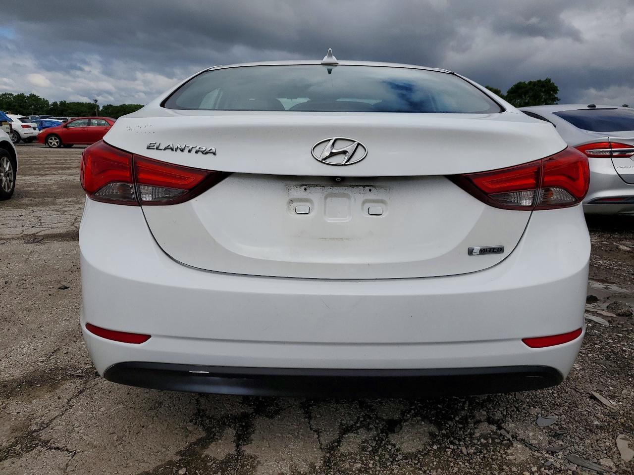 2015 Hyundai Elantra Limited - Image 6