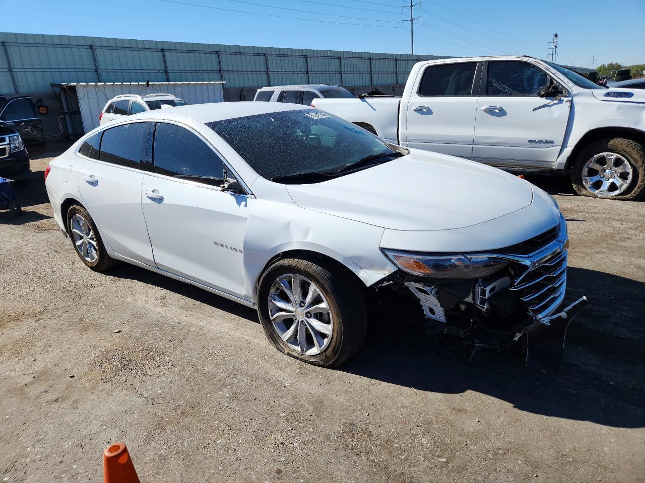 2025 Chevrolet Malibu Lt - Image 4