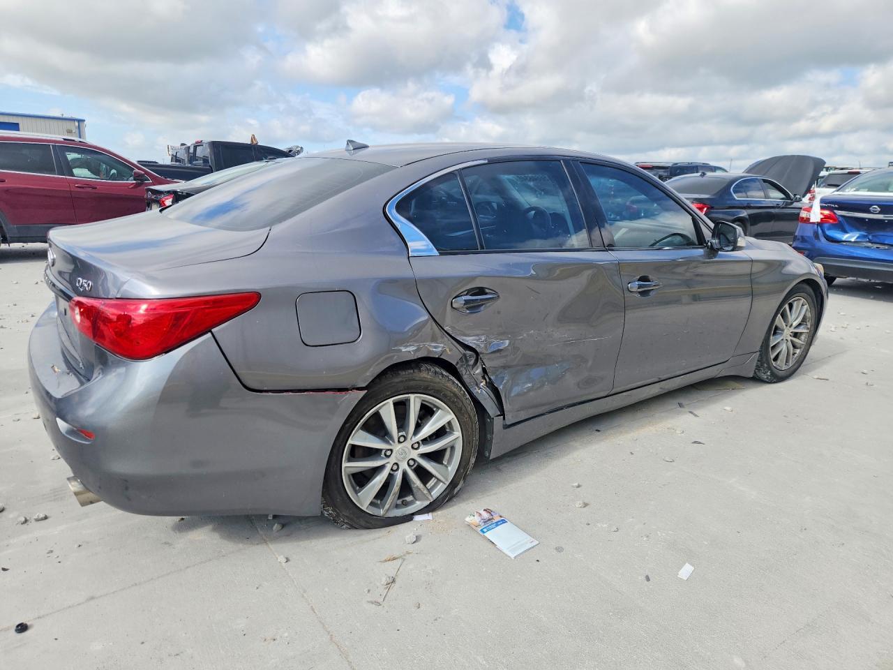 2014 Infiniti Q50 Premium - Image 3