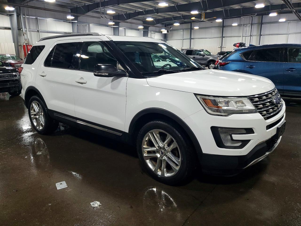 2017 Ford Explorer Xlt - Image 4