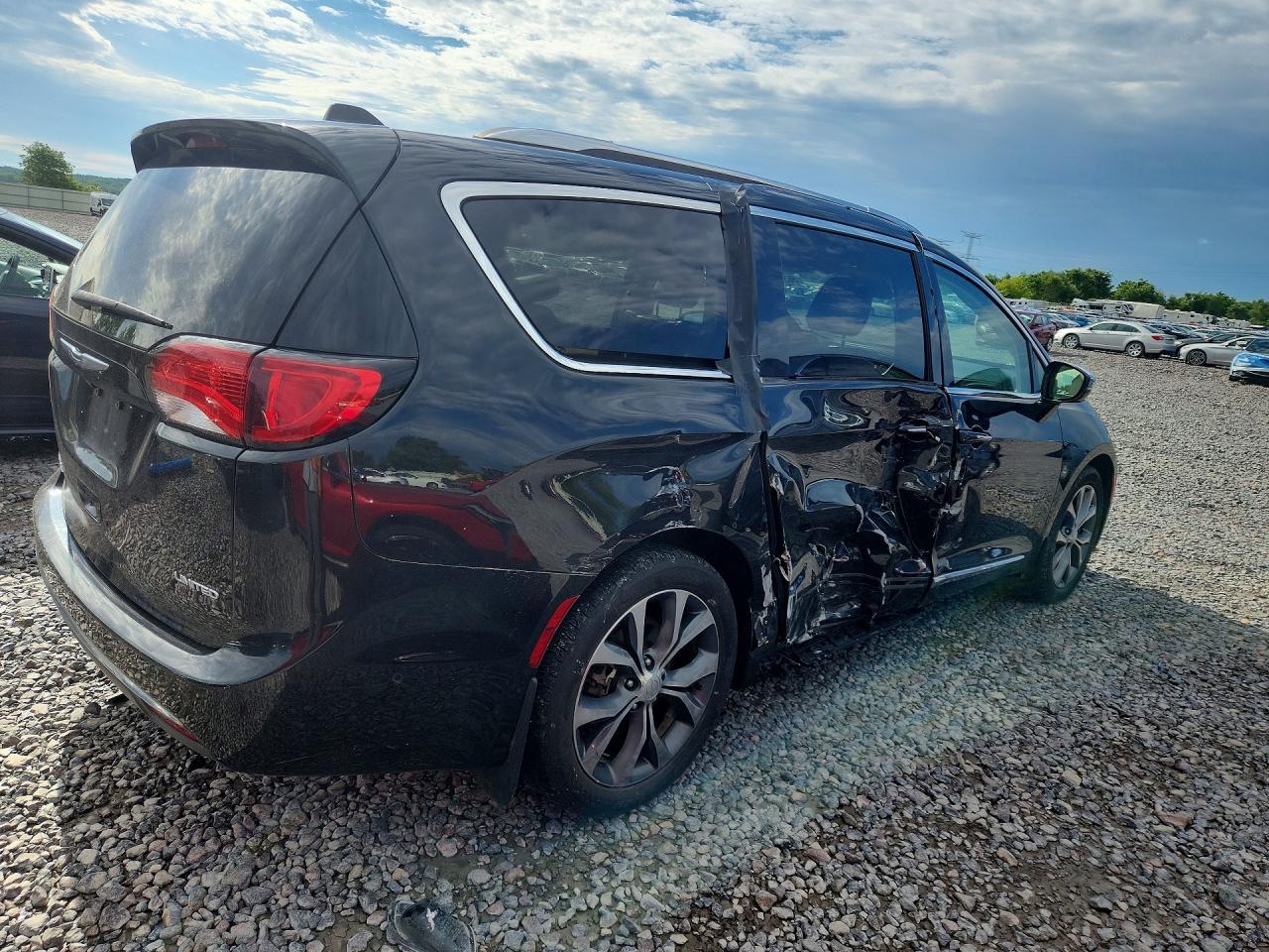 2018 Chrysler Pacifica Limited - Фото 3
