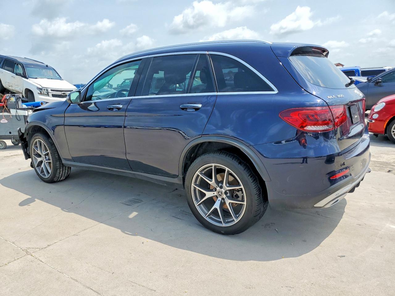 2021 Mercedes-Benz Glc 300 4Matic - Фото 2