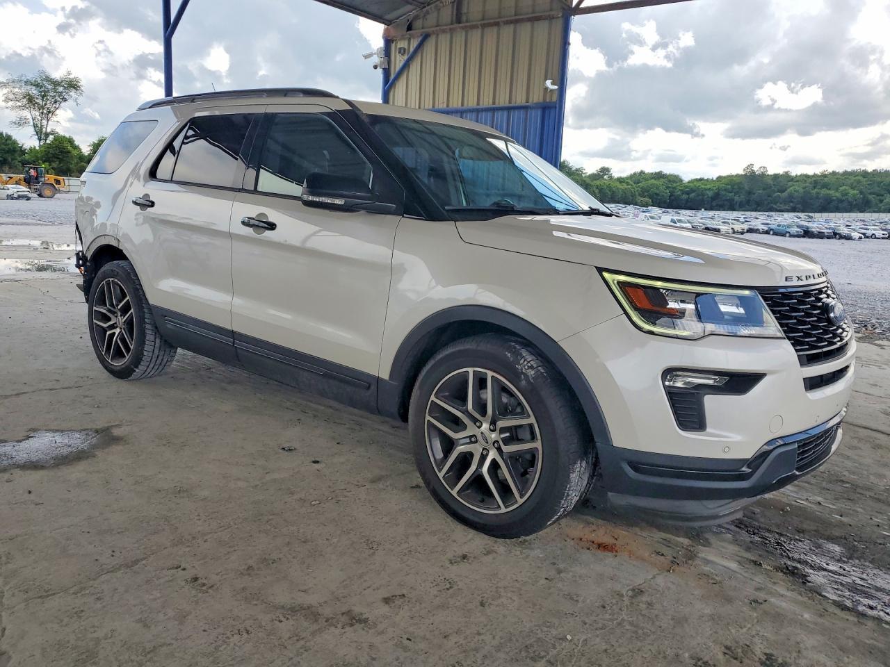 2018 Ford Explorer Sport - Image 4