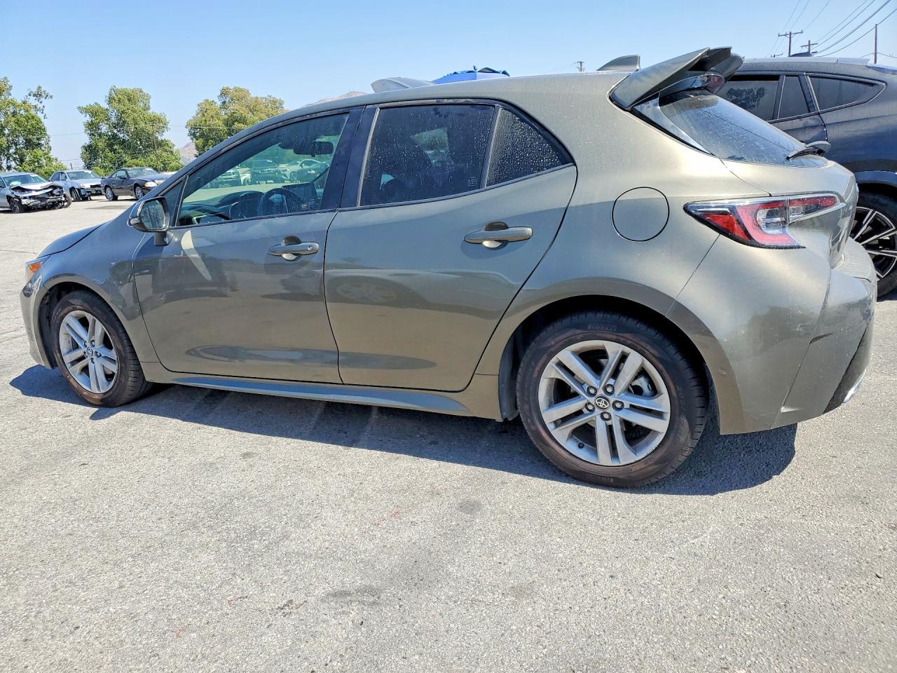 2020 Toyota Corolla Hatchback Se - Фото 2
