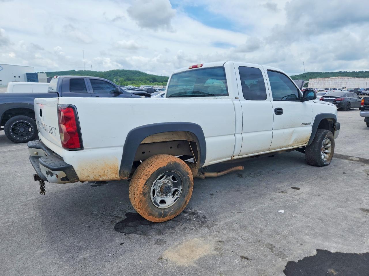 2004 Chevrolet Silverado C2500 Heavy Duty - Фото 3
