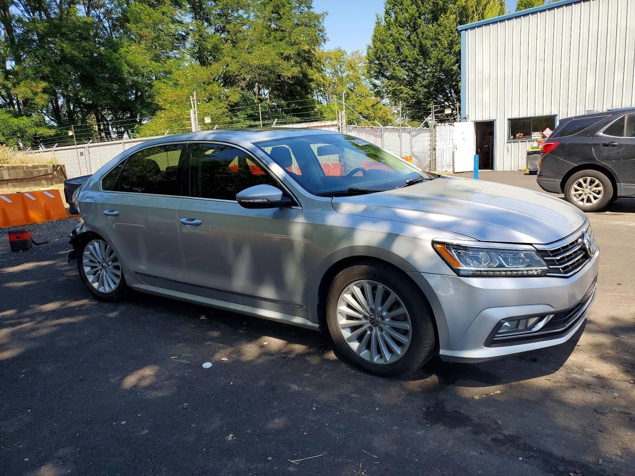 2017 Volkswagen Passat Se - Image 4