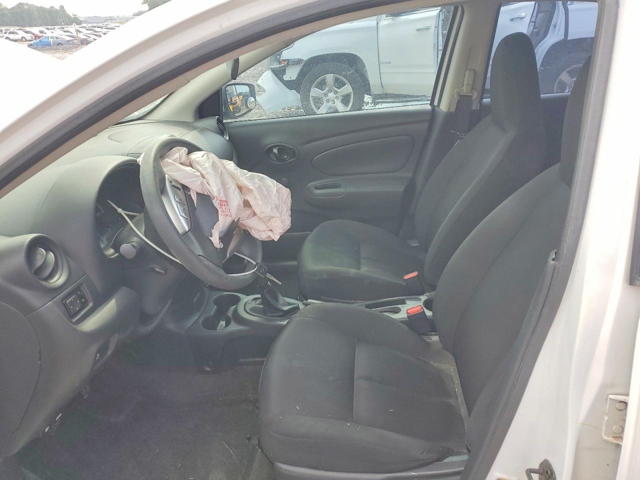 2017 Nissan Versa 1.6 S - Image 7