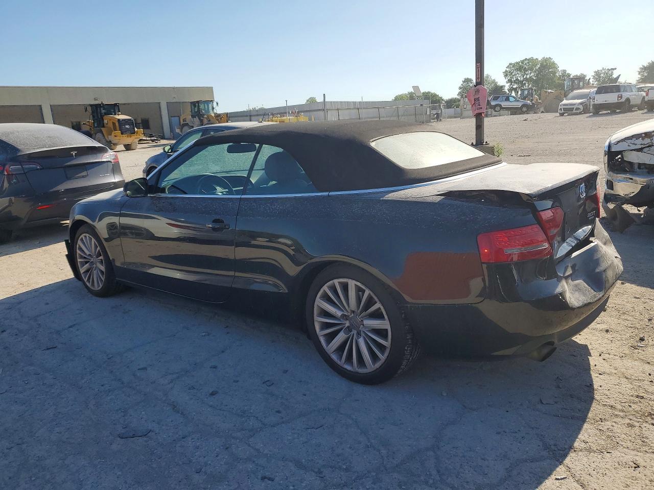 2010 Audi A5 Premium Plus - Фото 2