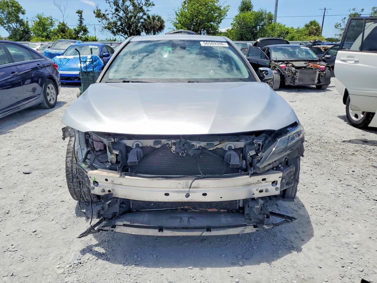 2021 Toyota Camry Se - Фото 5