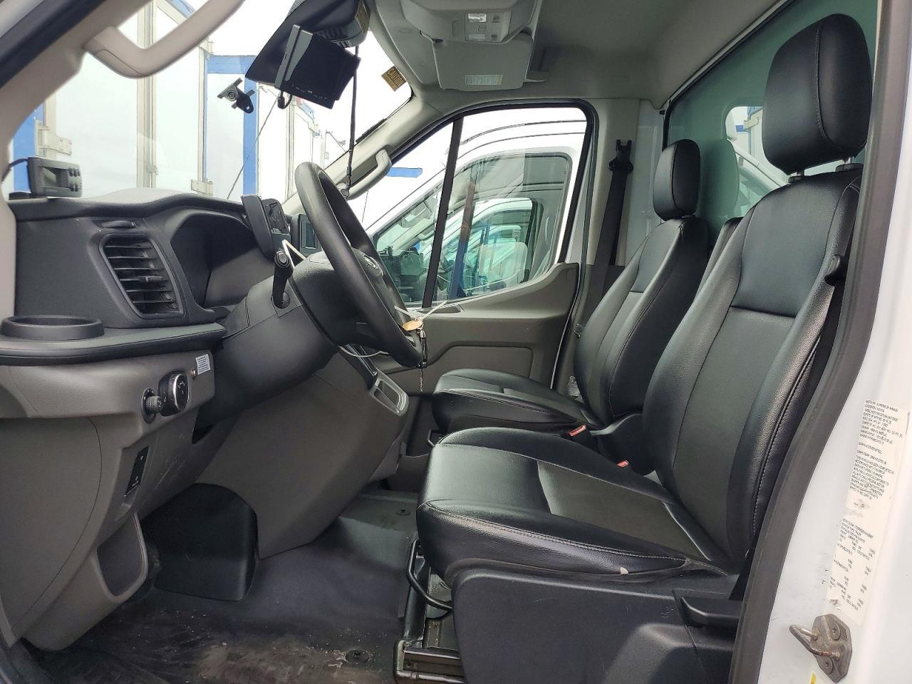 2022 Ford Transit Delivery Truck - Фото 7