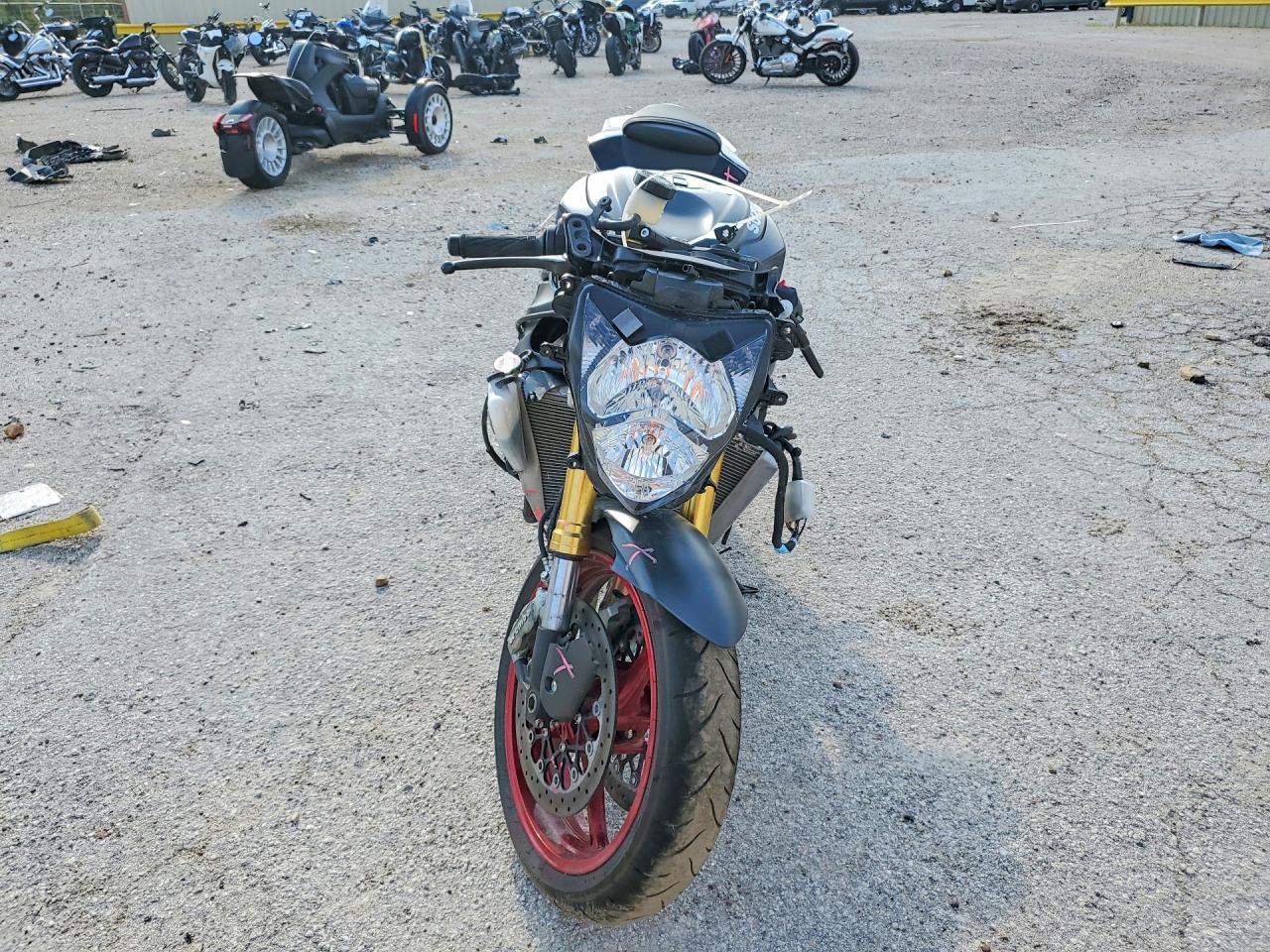 2026 Suzuki Gsx-R750 - Image 2