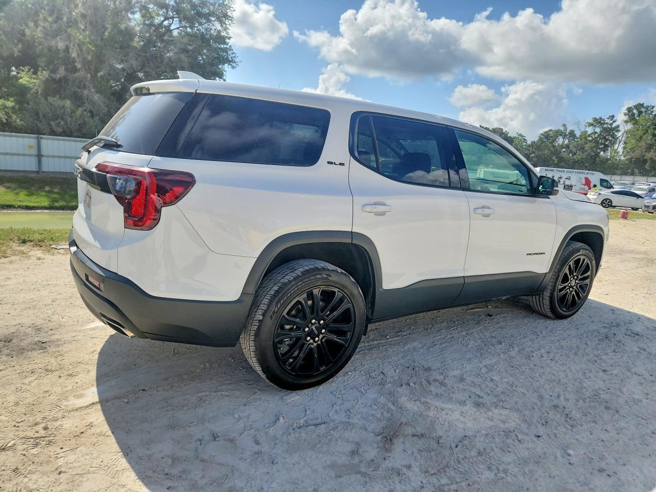 2023 GMC Acadia Sle - Фото 3