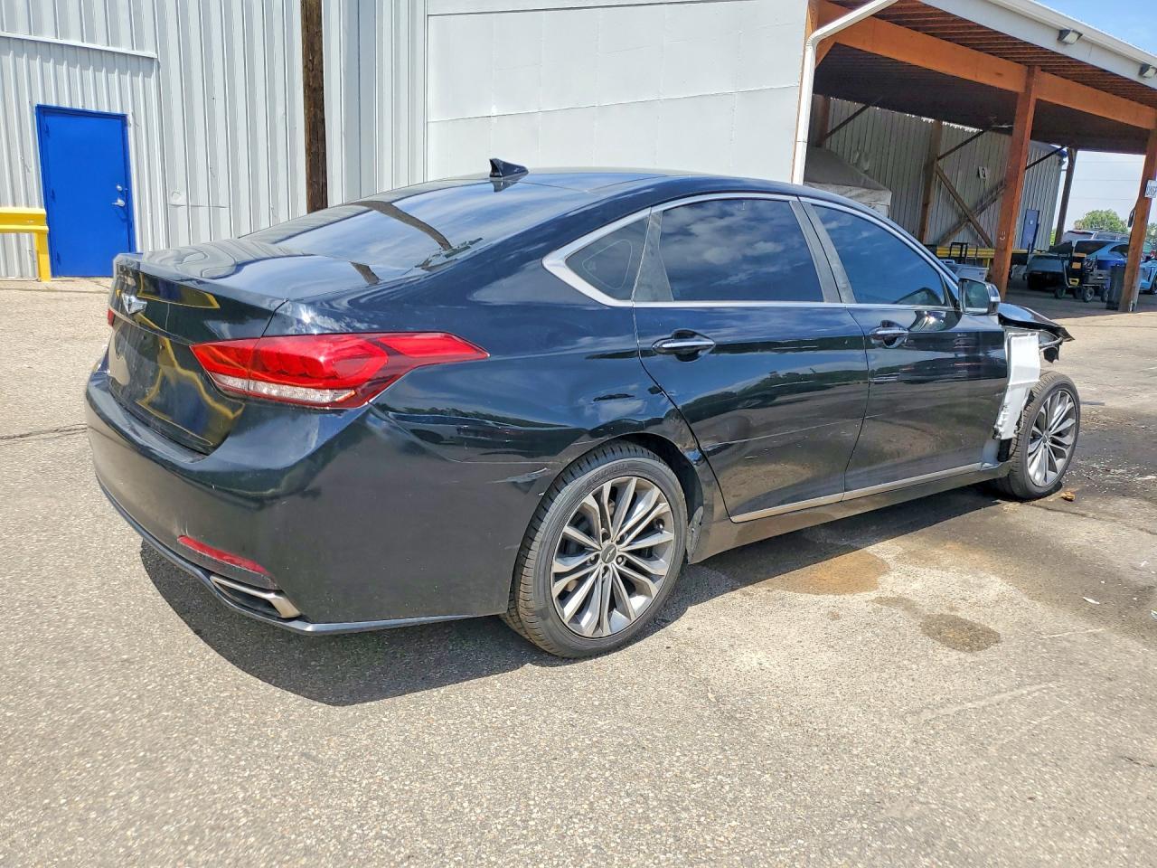 2015 Hyundai Genesis 3.8L - Фото 3