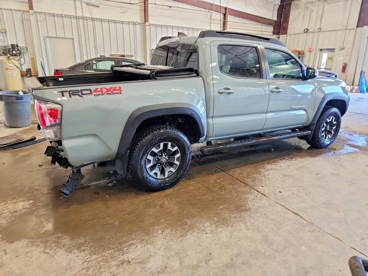 2022 Toyota Tacoma Trd Off-Road - Image 3