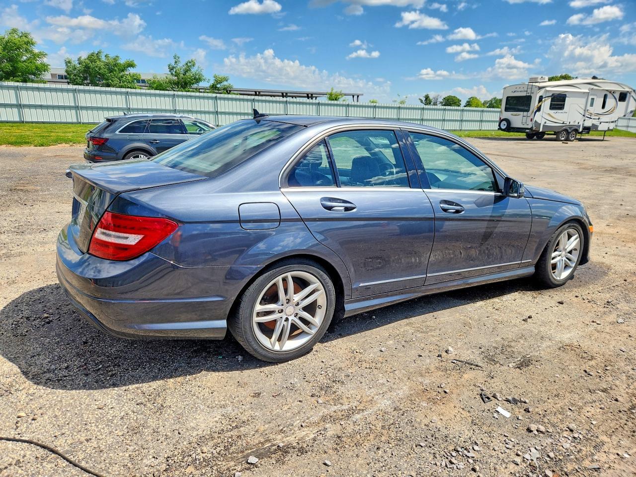 2013 Mercedes-Benz C250 - Фото 3