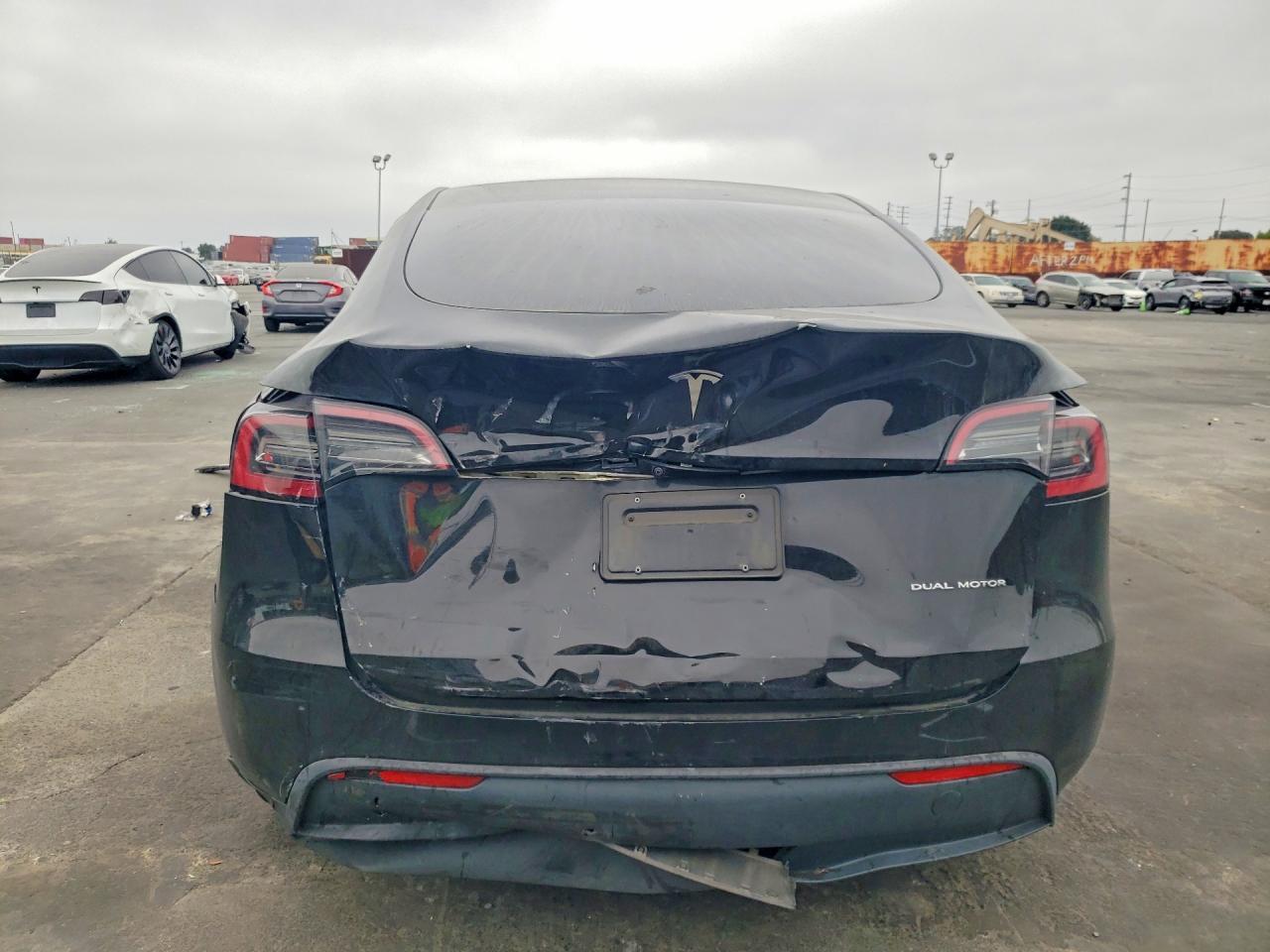 2023 Tesla Model Y - Фото 6