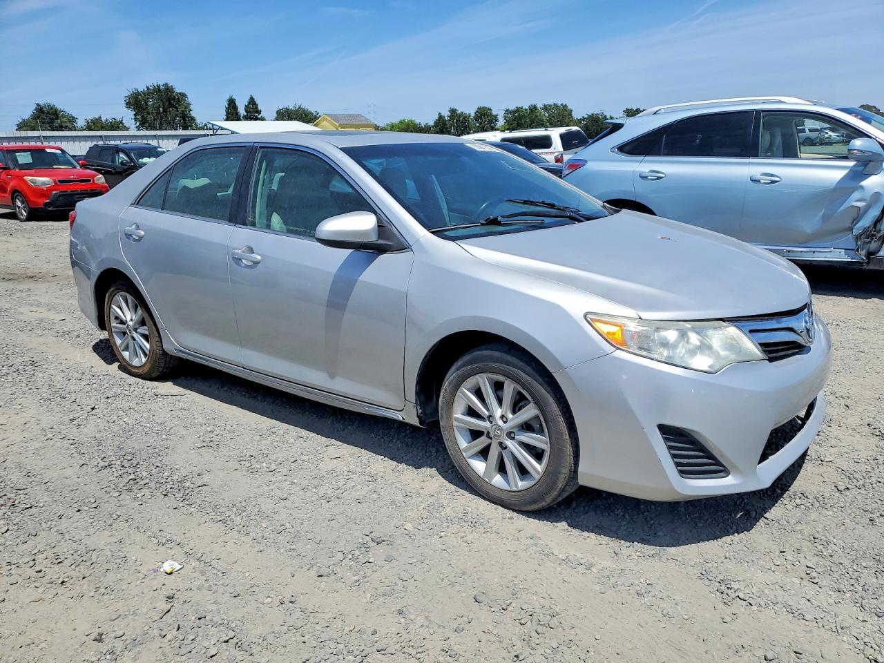 2013 Toyota Camry Hybrid Xle - Image 4