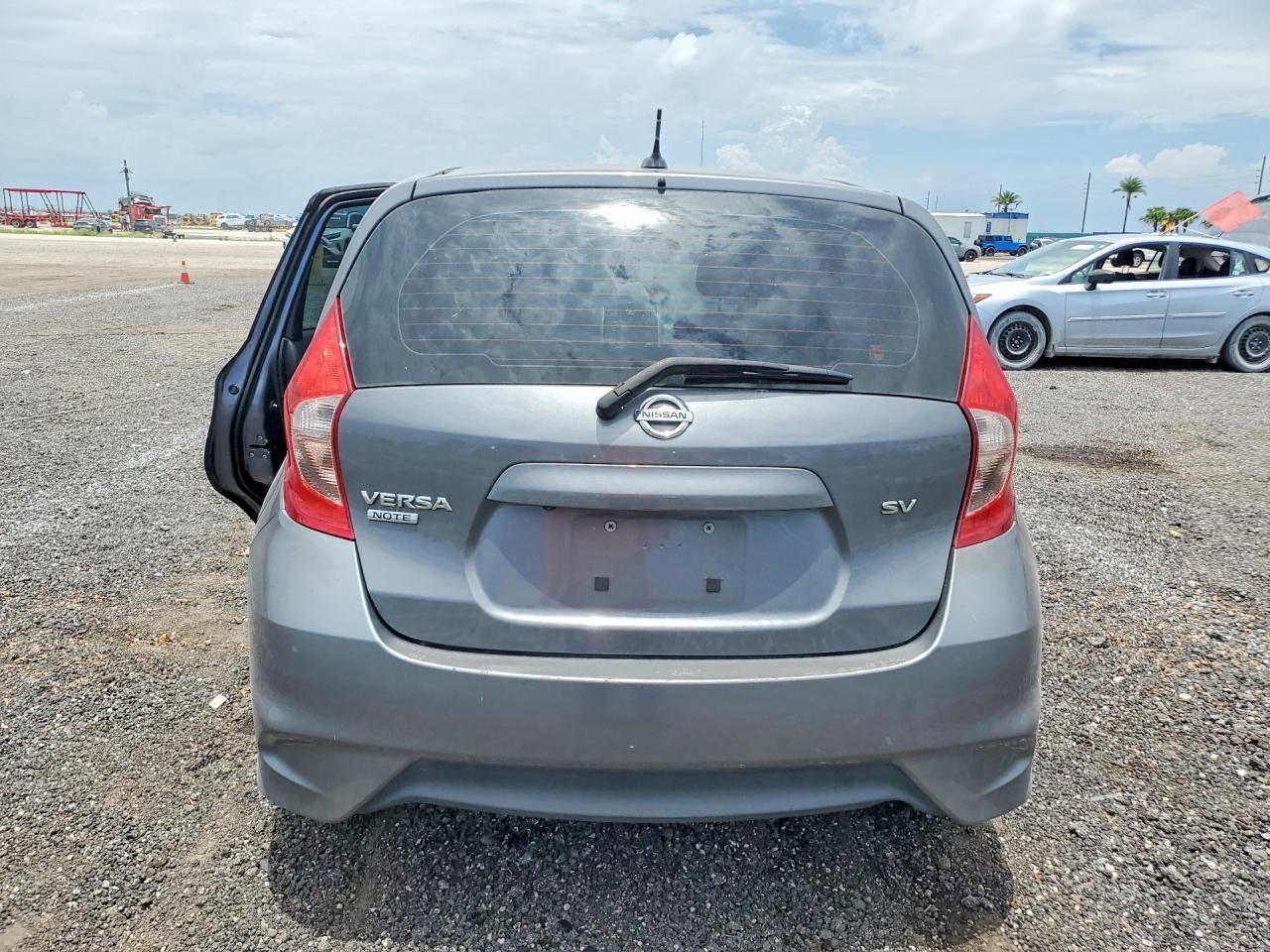 2017 Nissan Versa Note Sv - Image 6