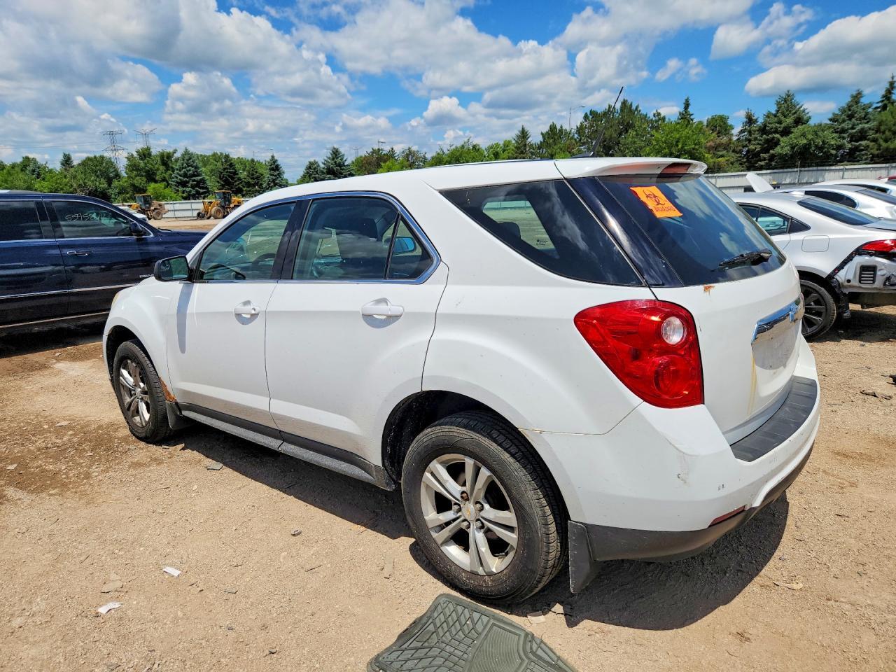 2013 Chevrolet Equinox Ls - Image 2