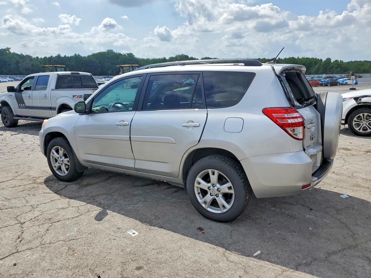 2011 Toyota Rav4 Base - Фото 2