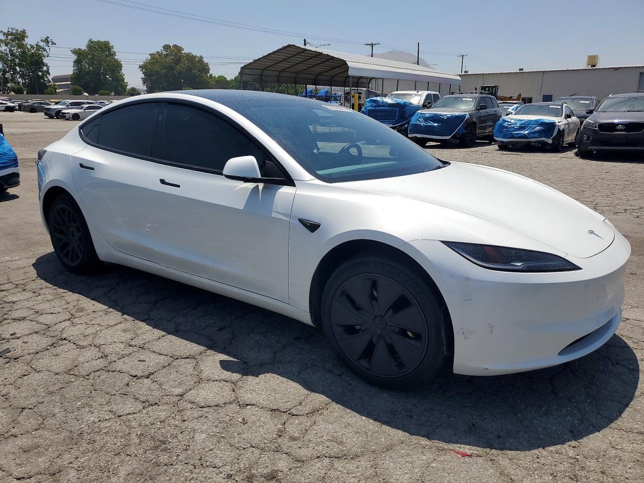 2024 Tesla Model 3 - Image 4