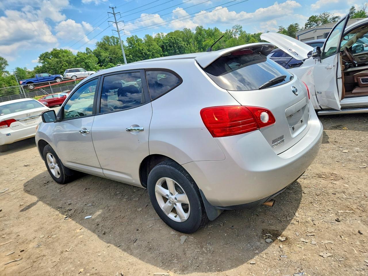 2010 Niss Rogue - Фото 2