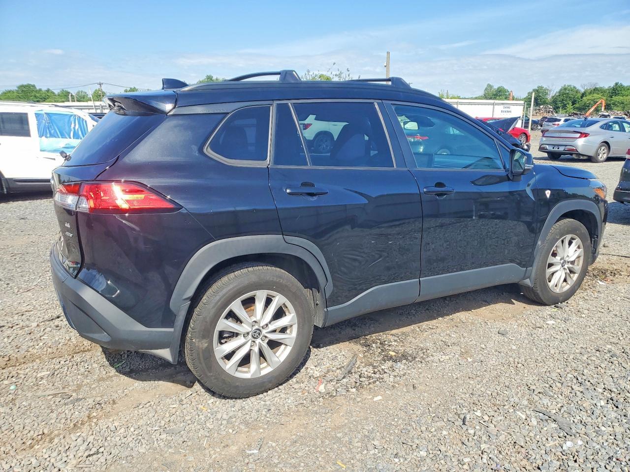 2022 Toyota Corolla Cross Le - Фото 3