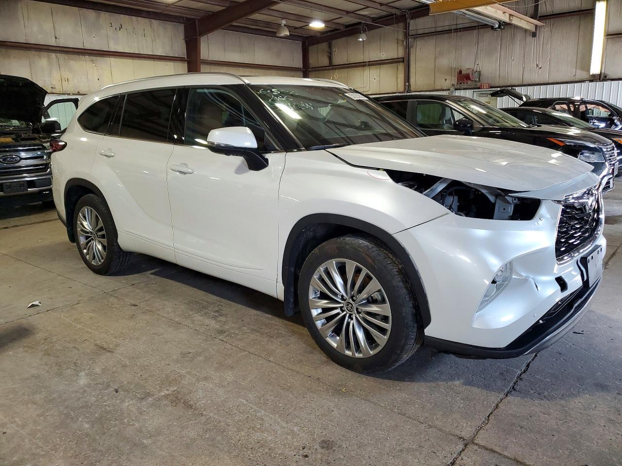 2025 Toyota Highlander Platinum - Фото 4