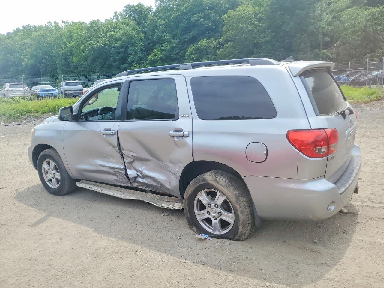 2012 Toyota Sequoia Sr5 - Фото 2