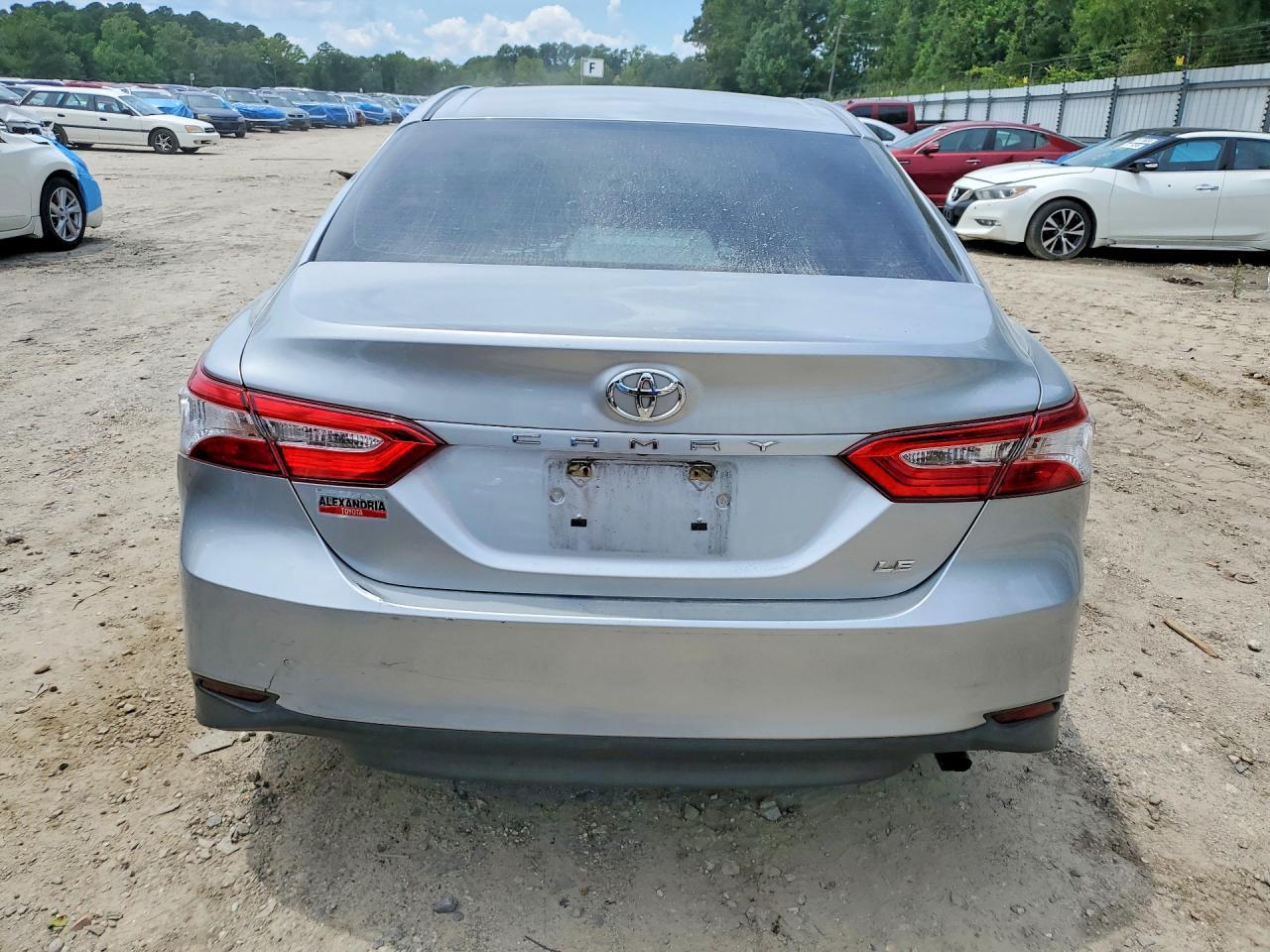 2018 Toyota Camry Le - Image 6