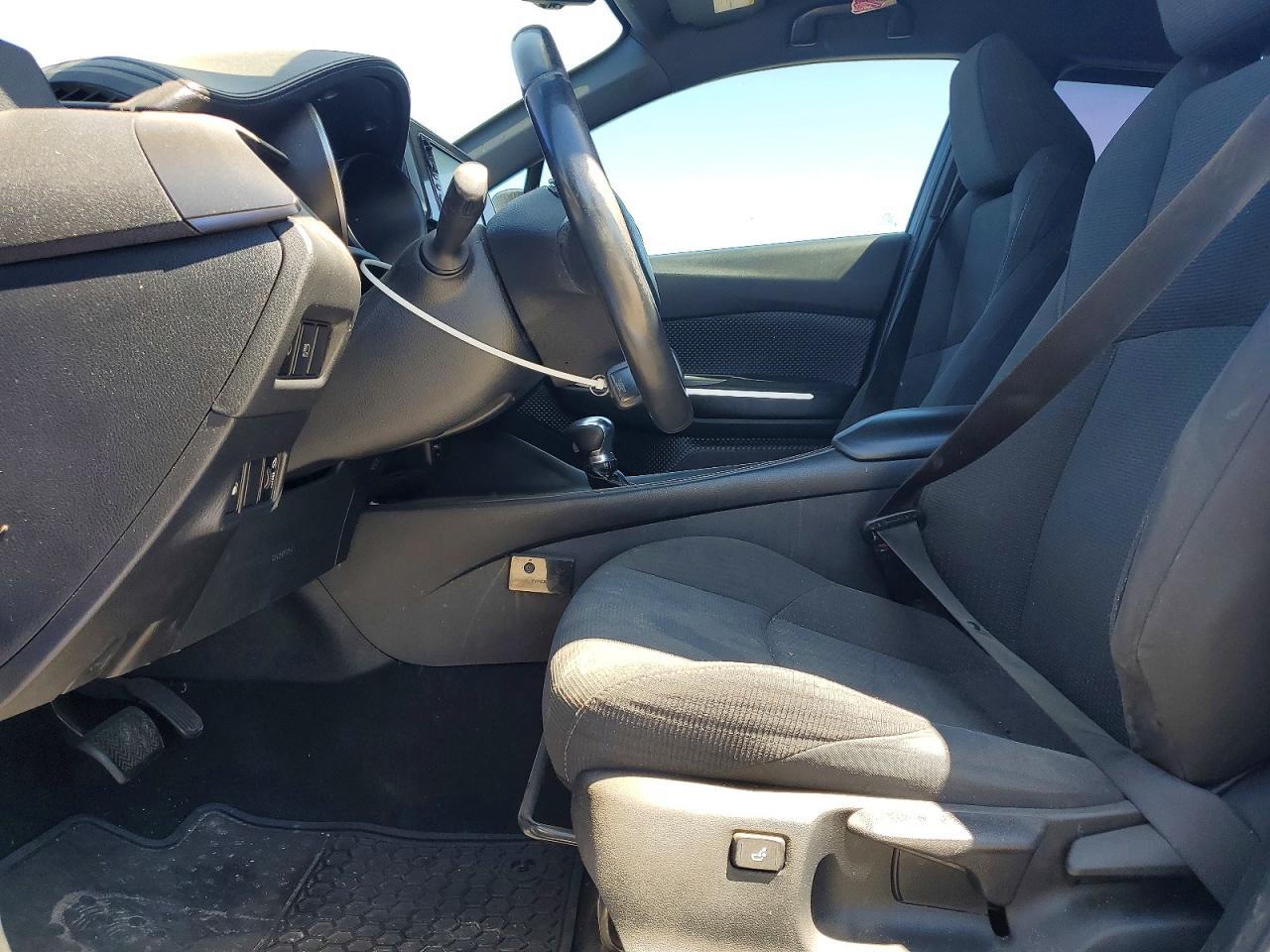 2018 Toyota C-Hr Xle Premium - Фото 7