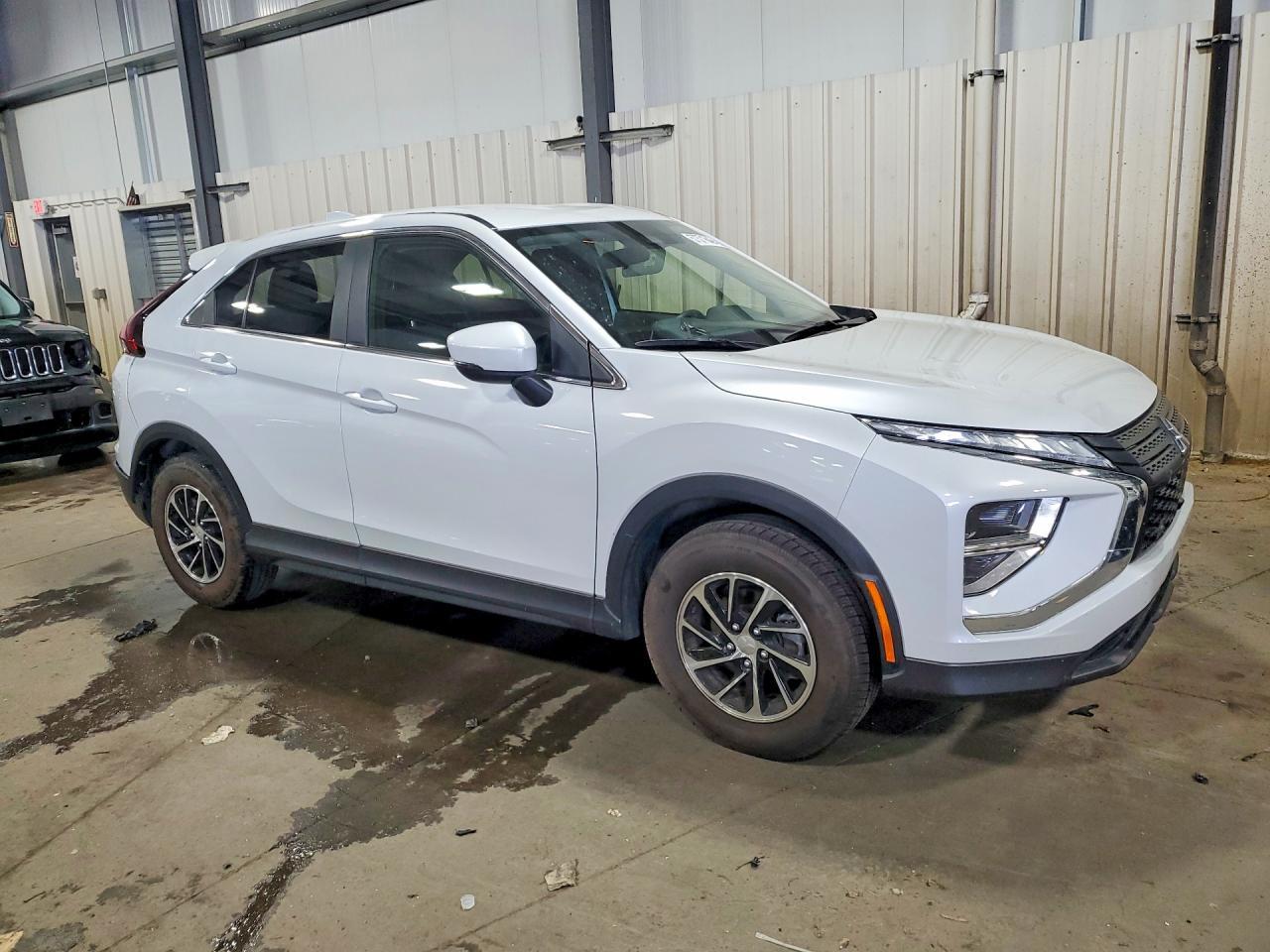 2022 Mitsubishi Eclipse Cross Es - Image 4