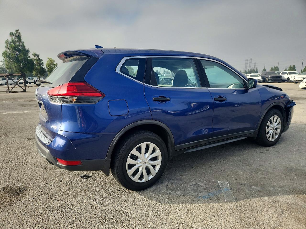 2017 Nissan Rogue S - Фото 3