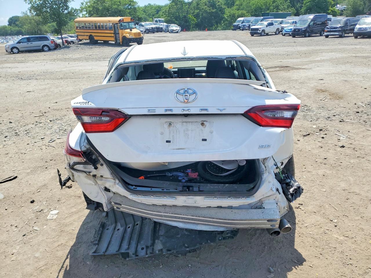2021 Toyota Camry Se - Image 6