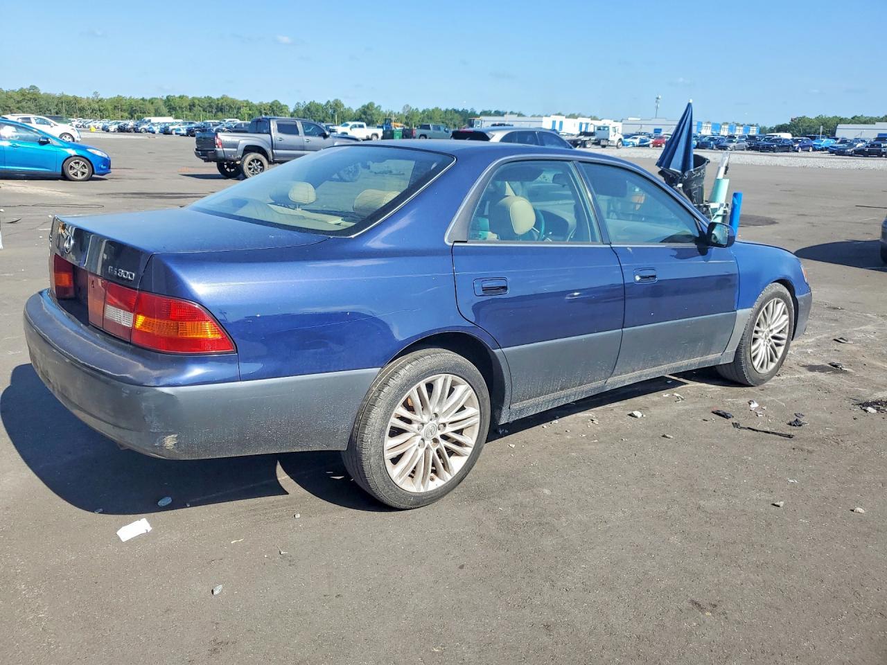 1998 Lexus Es 300 - Image 3