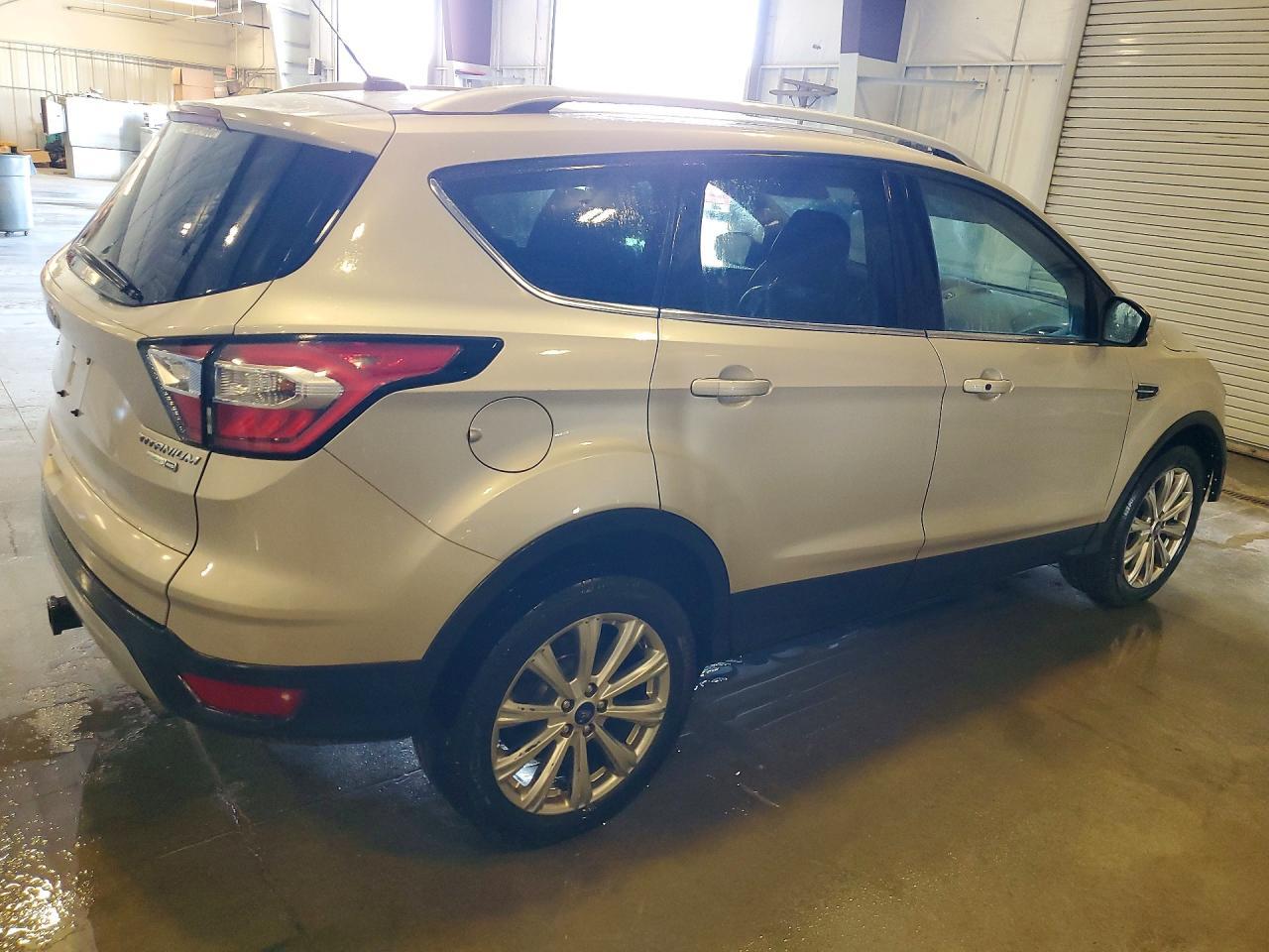 2017 Ford Escape Titanium - Фото 3