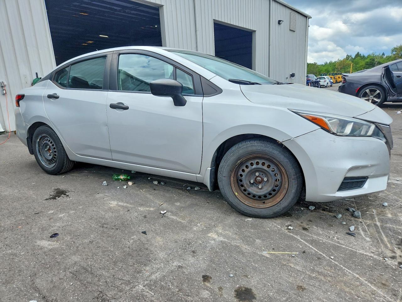 2020 Nissan Versa S - Фото 4