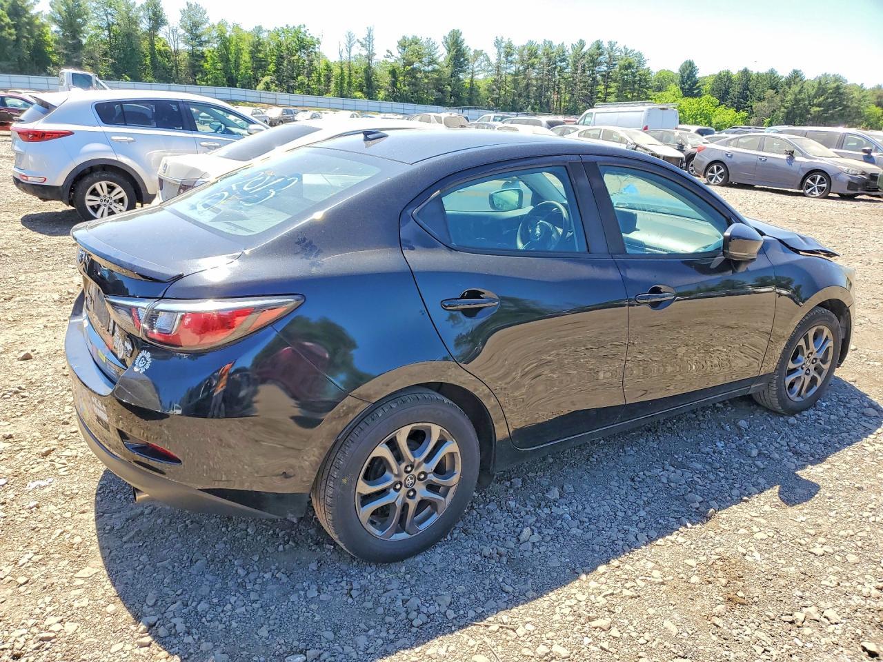 2019 Toyota Yaris Le - Image 3