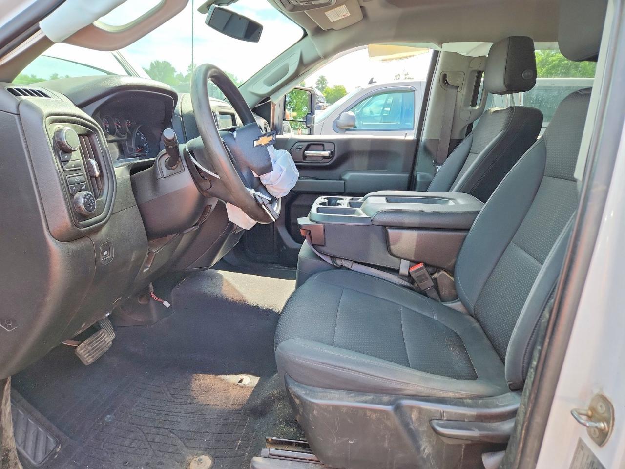 2020 Chevrolet Silverado K2500 Custom - Фото 7