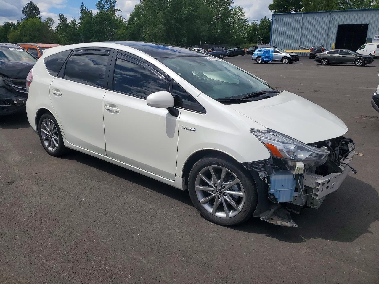 2017 Toyota Prius V Five - Image 4