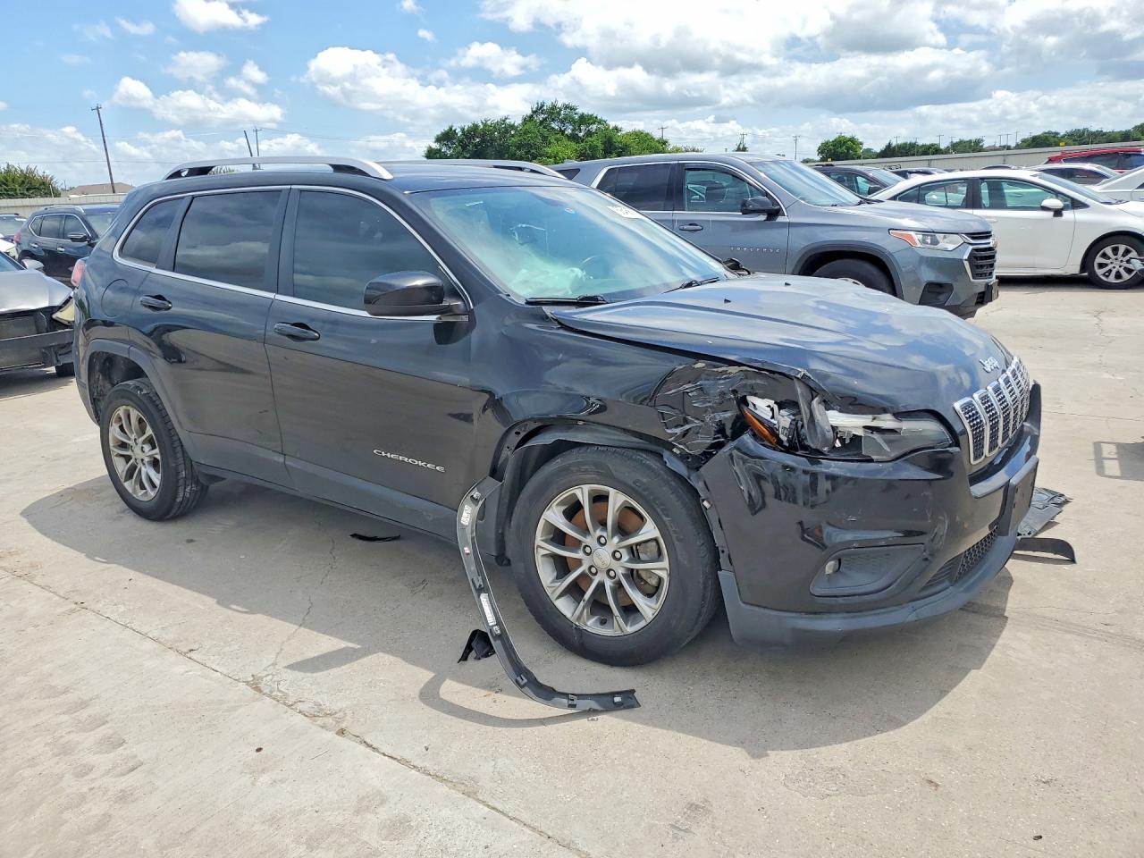 2019 Jeep Cherokee Latitude Plus - Image 4