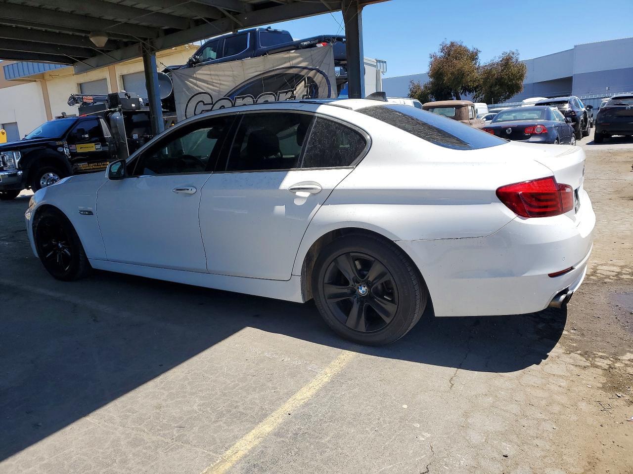 2013 BMW 528 I - Фото 2