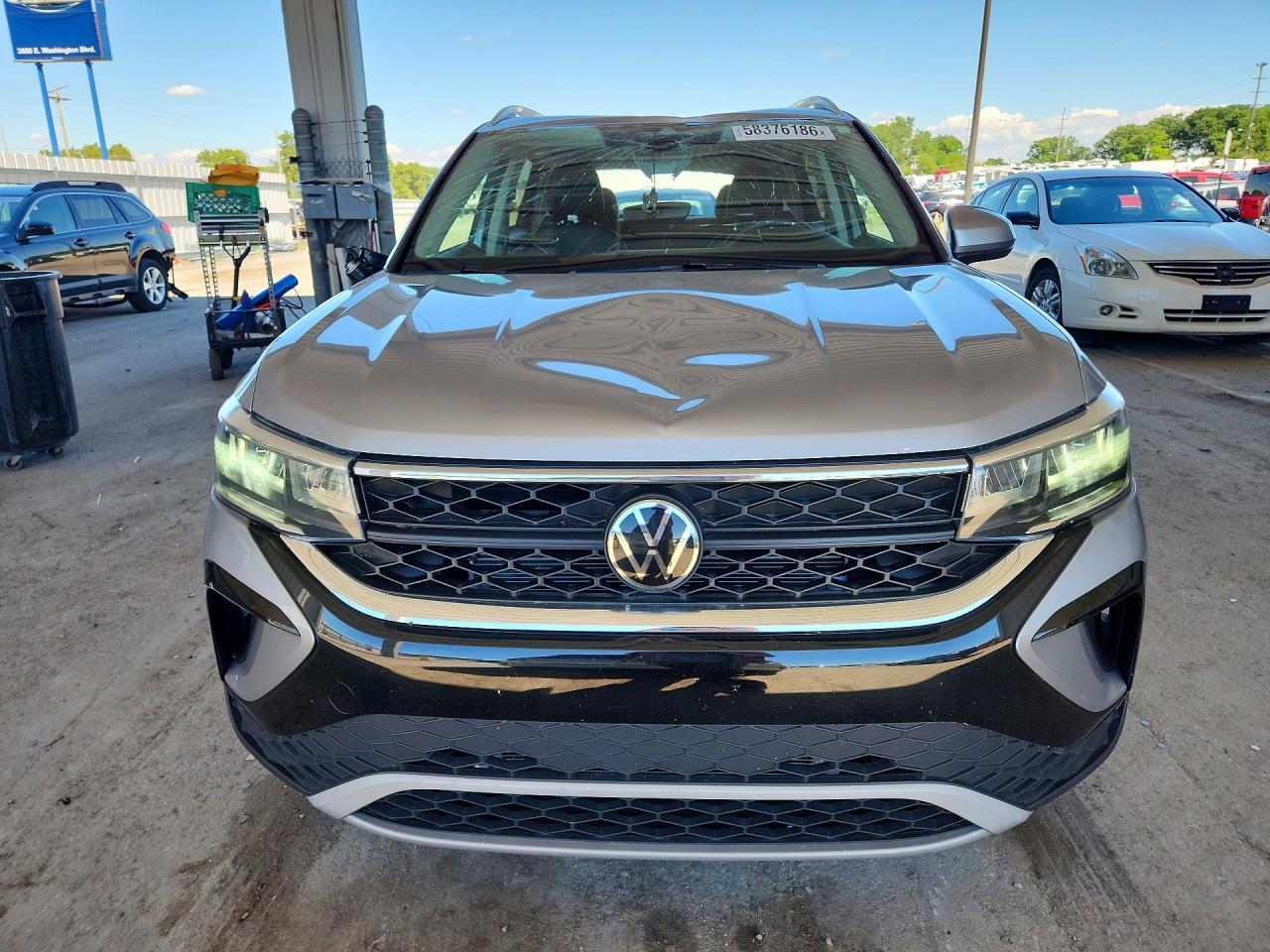 2024 Volkswagen Taos Se - Image 5