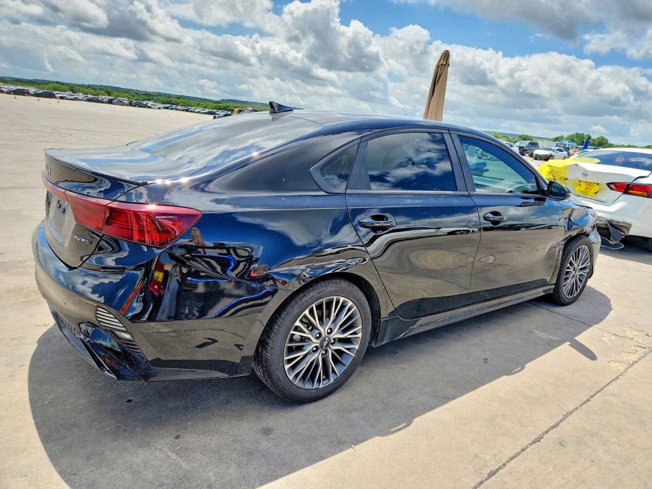 2024 Kia Forte Gt Line - Фото 3