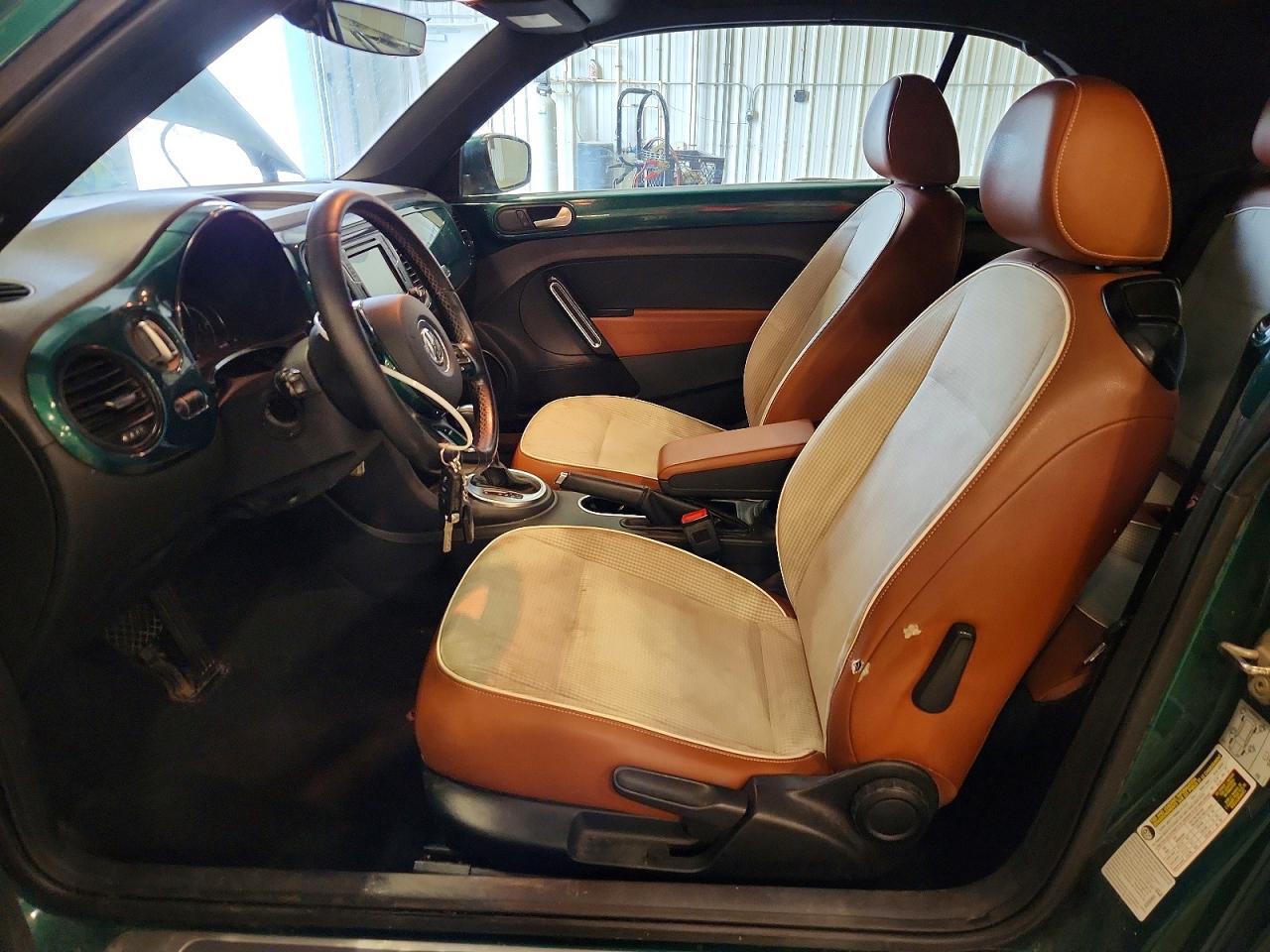 2017 Volkswagen Beetle S/Se - Image 7