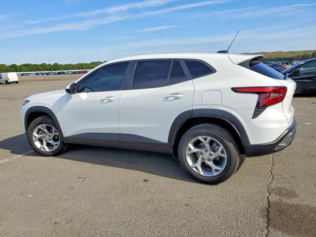 2024 Chevrolet Trax - Фото 2